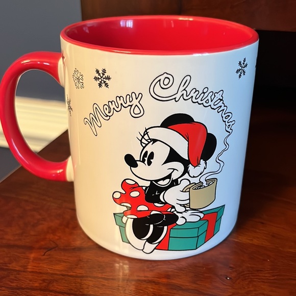 Minnie Mouse Merry Christmas Mug - Picture 2 of 4